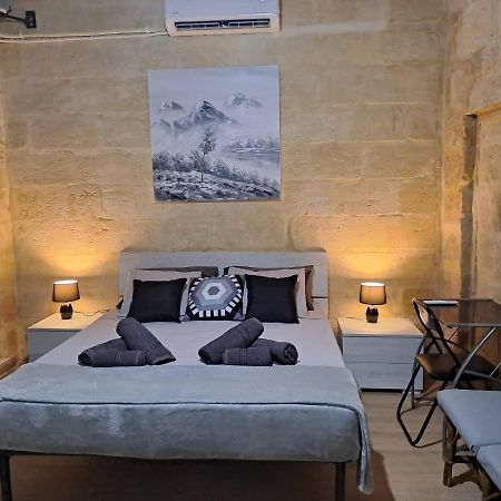 Lovely 1 Bedroom Apartment In The Heart Of Valeta Exterior foto