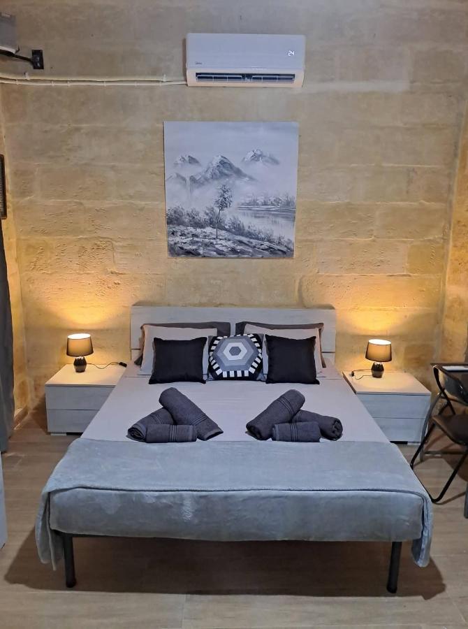 Lovely 1 Bedroom Apartment In The Heart Of Valeta Exterior foto