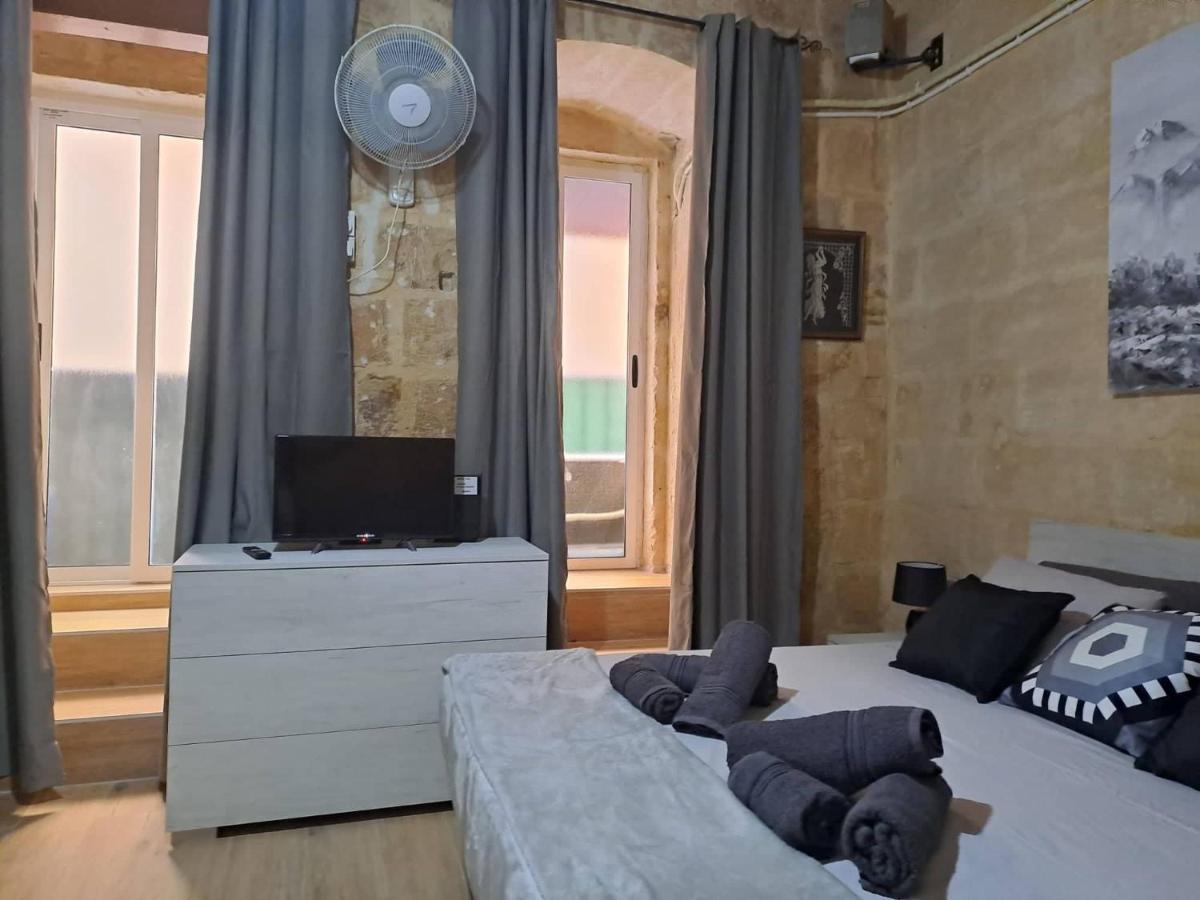 Lovely 1 Bedroom Apartment In The Heart Of Valeta Exterior foto