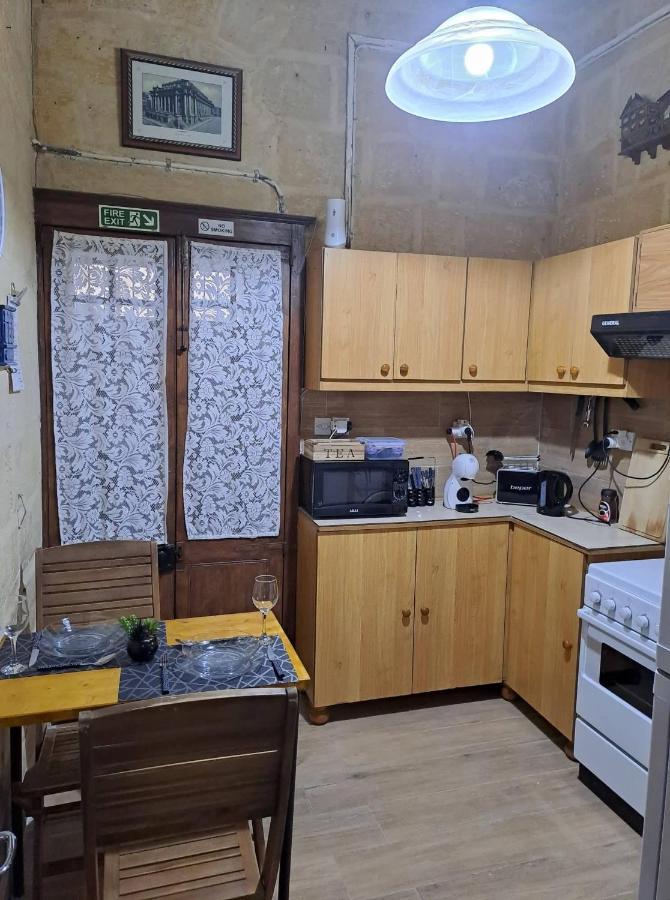 Lovely 1 Bedroom Apartment In The Heart Of Valeta Exterior foto